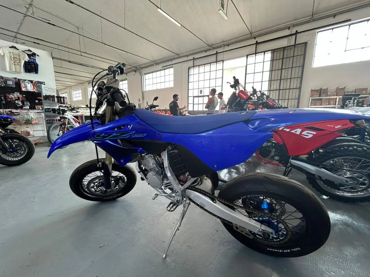 Yamaha YZ 125 (2025) (2)