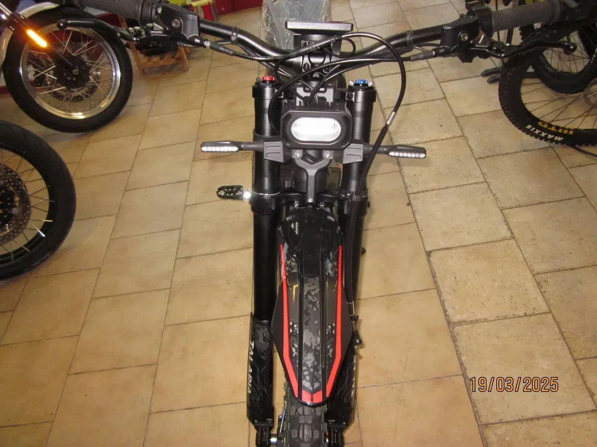 Talaria Moto Sting TL5500 Pro L1e (2025 - 26) (2)
