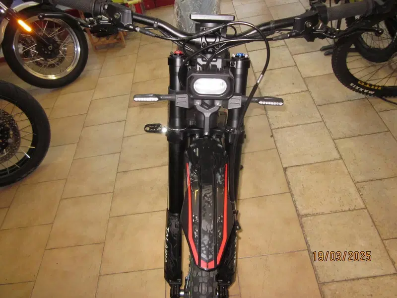 Talaria Moto Sting TL5500 Pro L1e (2025 - 26) (2)