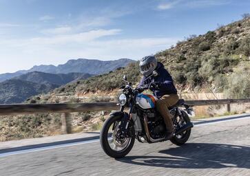 Triumph Speed Twin 900: più modern che classic. Rispondiamo alle vostre domande [VIDEO]