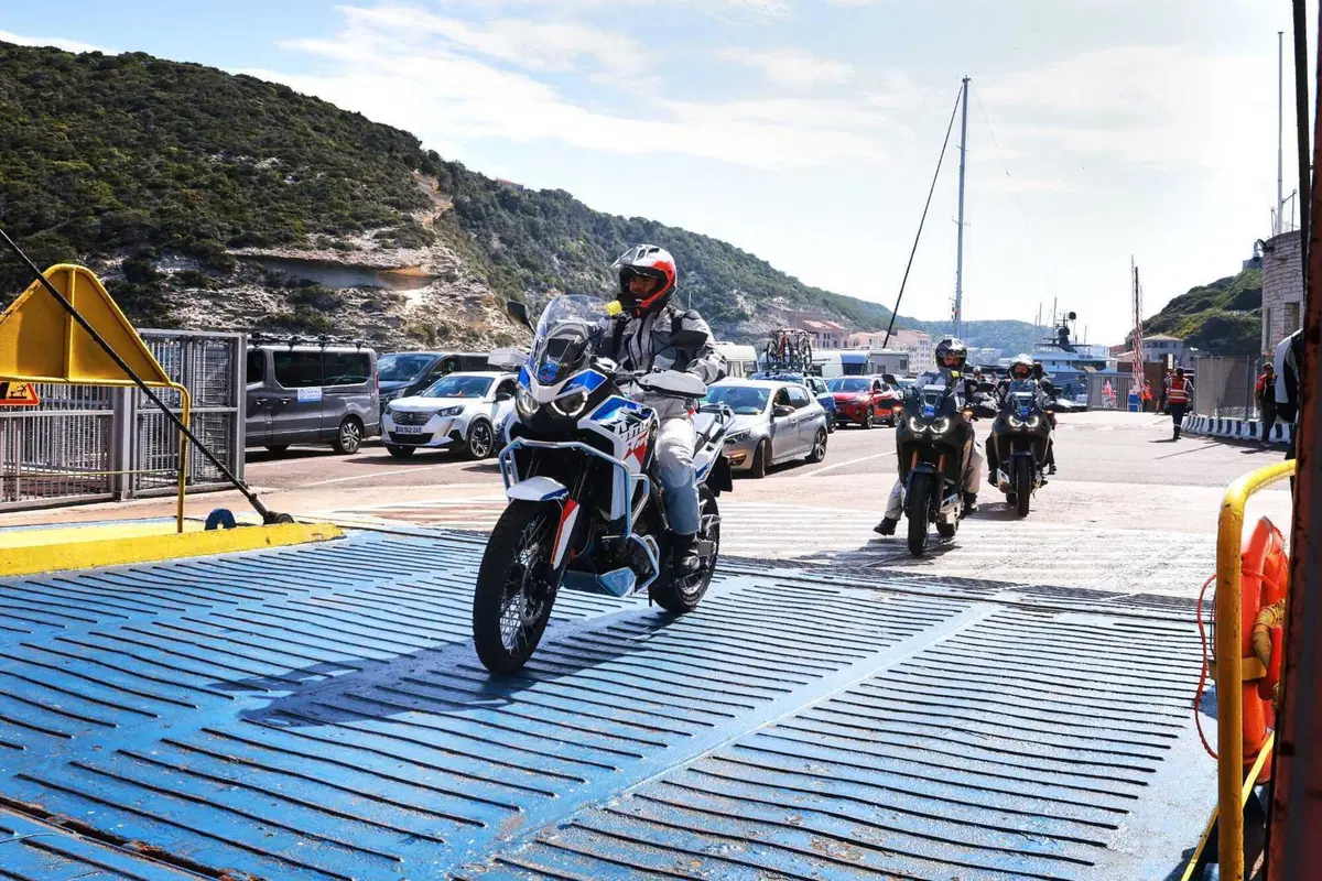 Corsica, Sardegna e Sicilia in moto? Si chiama Three Islands Raid e ora potete farlo anche voi! [VIDEO E GALLERY] (2)