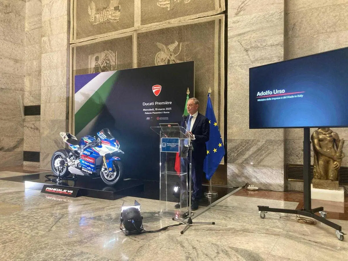 Ducati Panigale V4 Tricolore Italia: in omaggio alla vittoria del Mugello [VIDEO] (8)