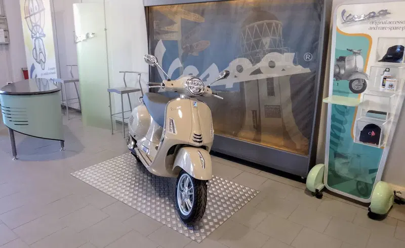 Vespa GTS 310 (2025 - 26) (2)