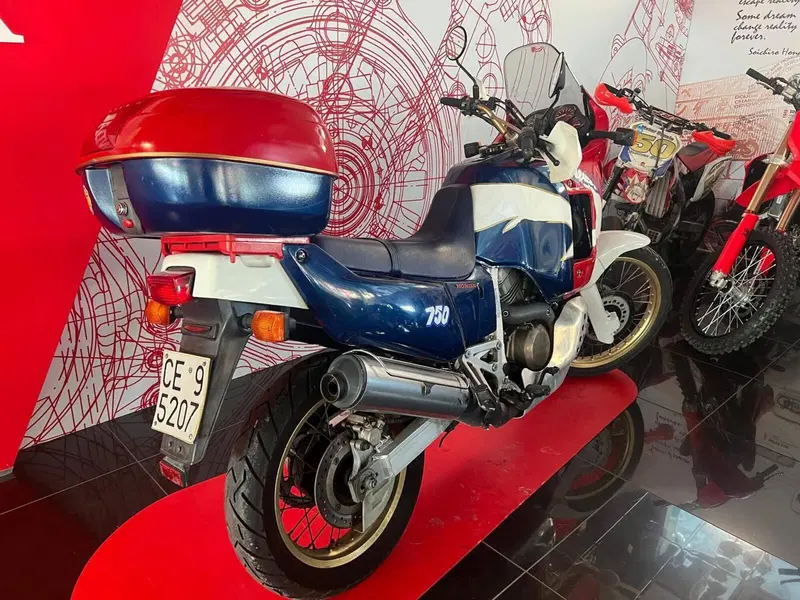 Honda Africa Twin NXR 750 (1990 - 91) (3)