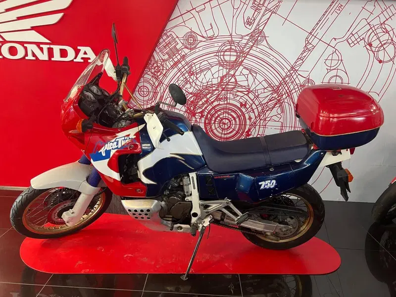 Honda Africa Twin NXR 750 (1990 - 91) (5)