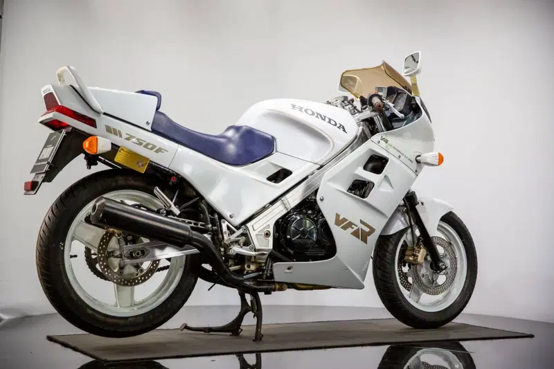Honda VFR 750 F (1986 - 87) (3)