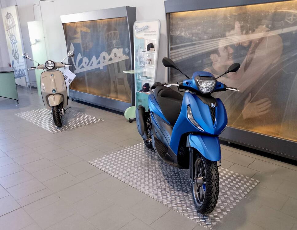 Piaggio Beverly 310 S (2025) (2)
