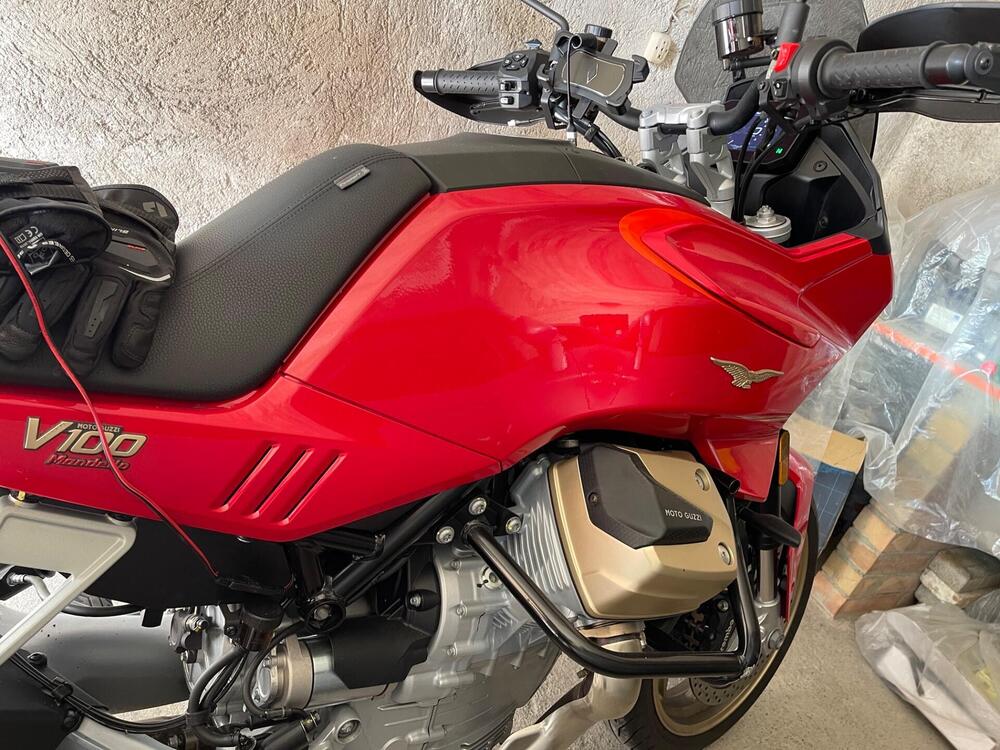 Moto Guzzi V100 Mandello (2022 - 24) (2)