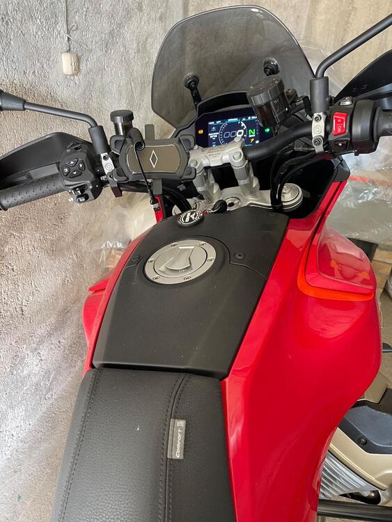 Moto Guzzi V100 Mandello (2022 - 24) (4)