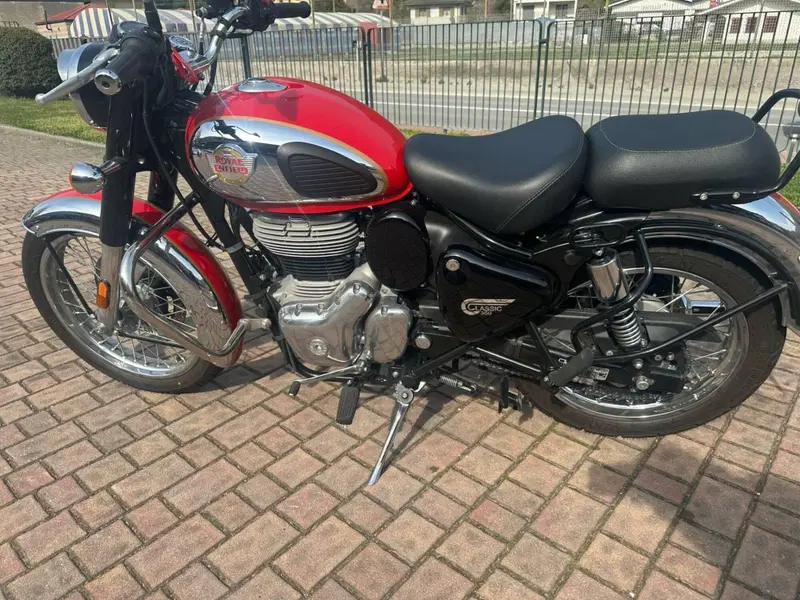 Royal Enfield Classic 350 (2021 - 26) (3)