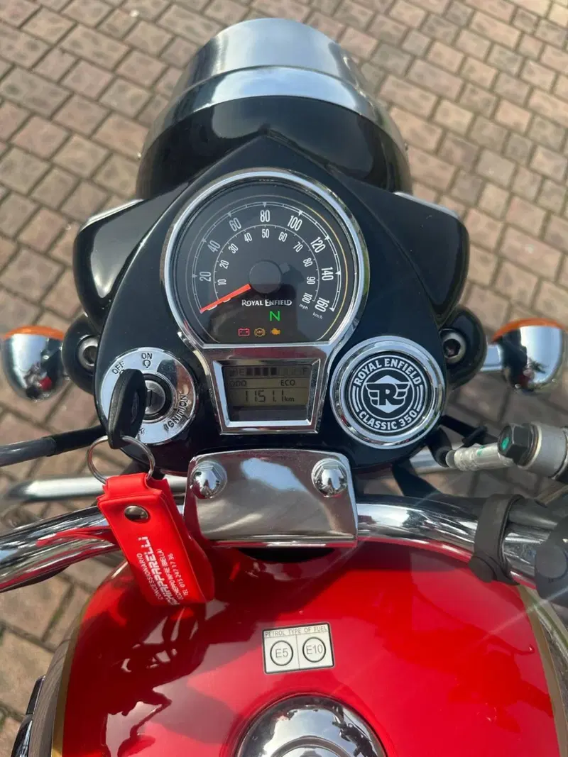 Royal Enfield Classic 350 (2021 - 26) (4)