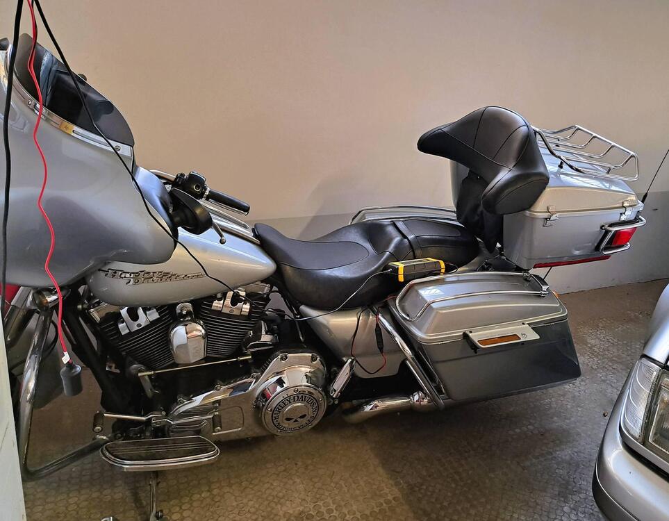 Harley-Davidson 1690 Electra Glide Classic (2010 - 12) - FLHTC (3)