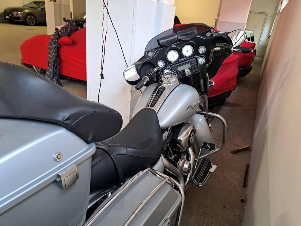 Harley-Davidson 1690 Electra Glide Classic (2010 - 12) - FLHTC (4)