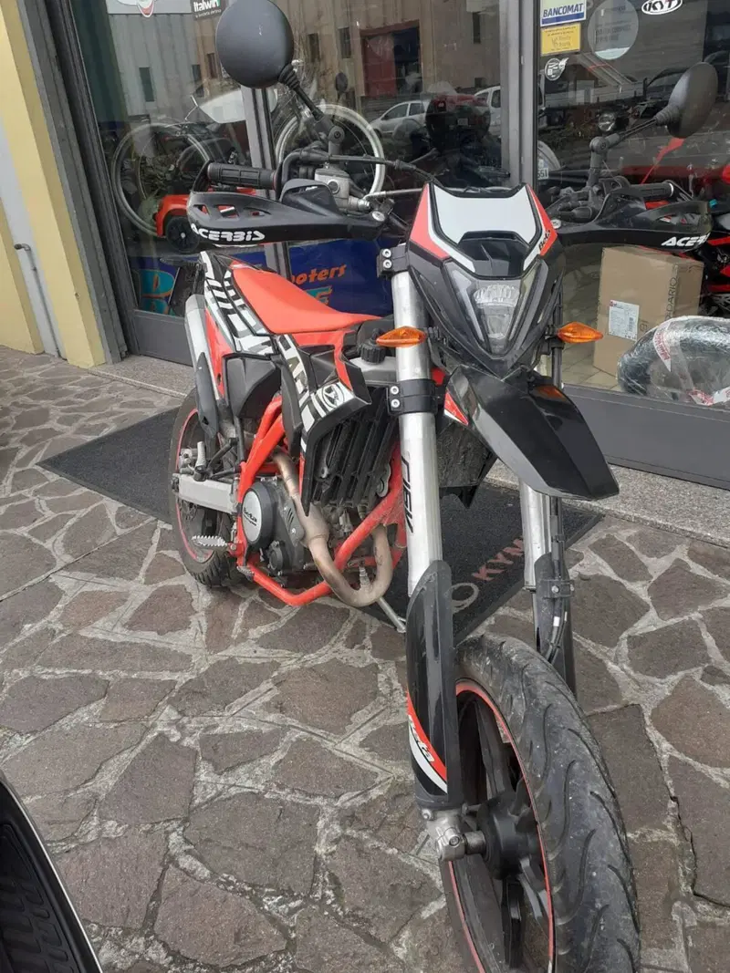 Betamotor RR 125 4T Motard LC (2021 - 23) (3)