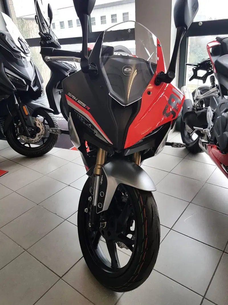 QJ Motor SRK 125 R (2025 - 26) (2)