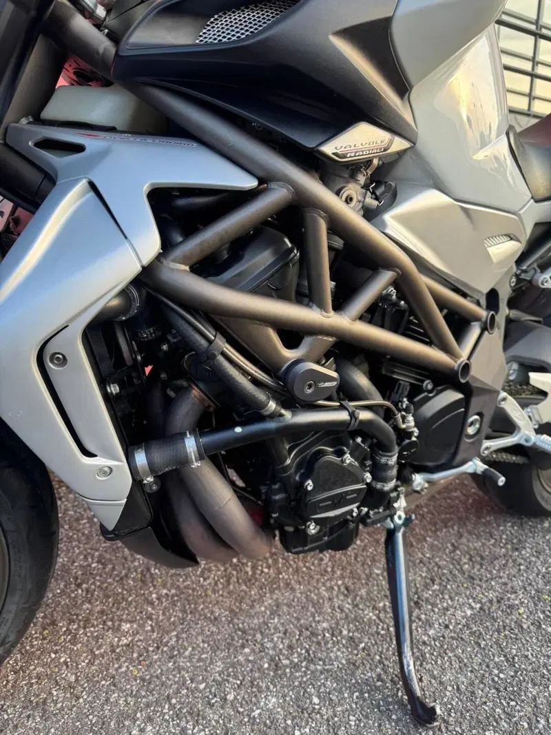 MV Agusta Brutale 990 R (2009 - 12) (13)
