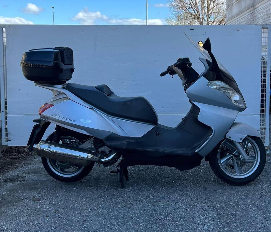 Aprilia Atlantic 400 (2)