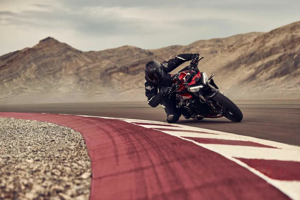 Triumph Speed Triple 1200 RS, Street Triple 765 RS e Daytona 660: puoi provarle in pista! Ecco quando (14)