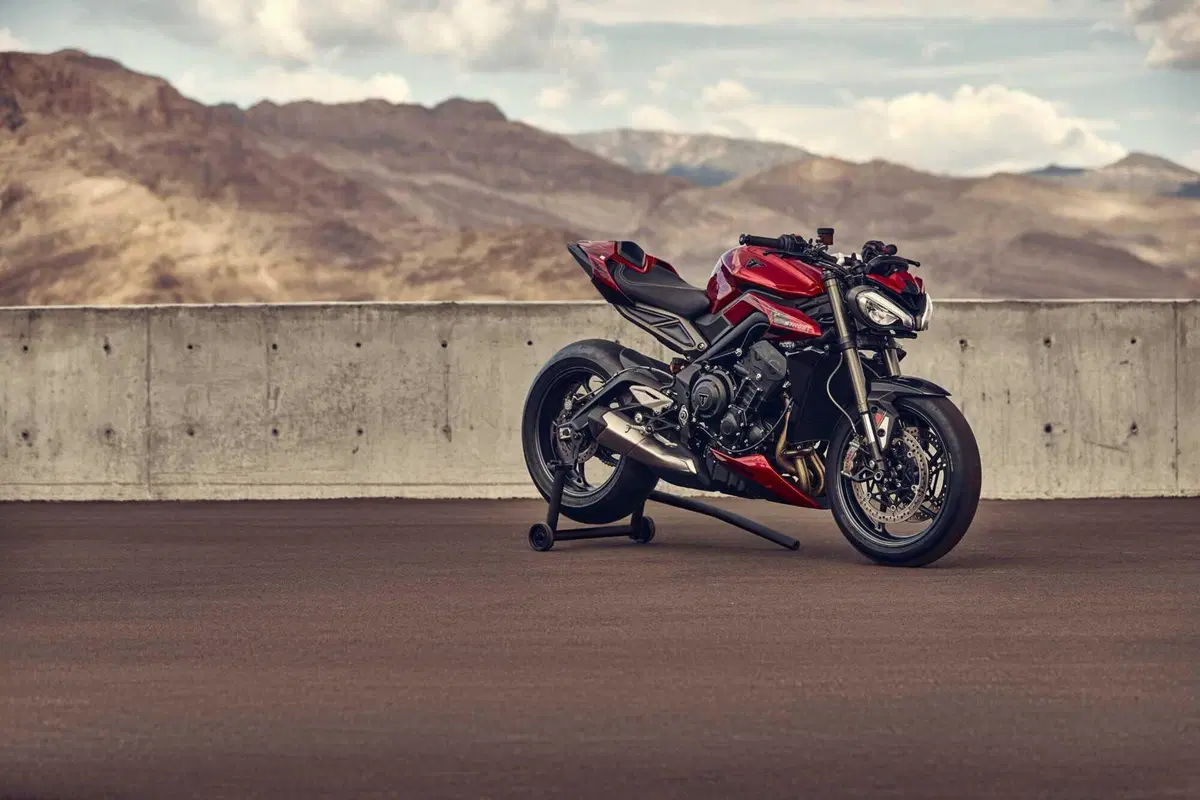 Triumph Speed Triple 1200 RS, Street Triple 765 RS e Daytona 660: puoi provarle in pista! Ecco quando (15)