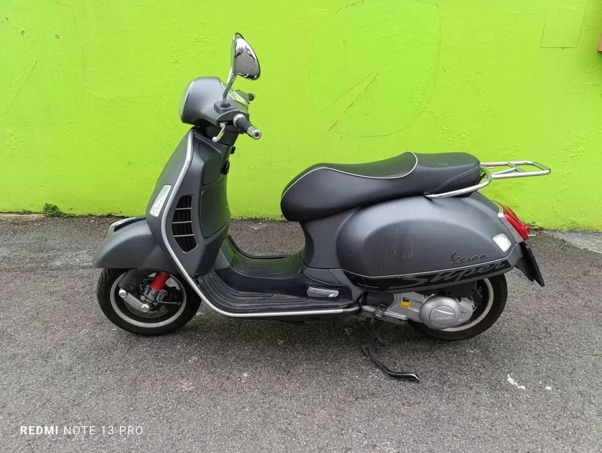 Vespa GTS 300 Super (2008 - 16) (3)