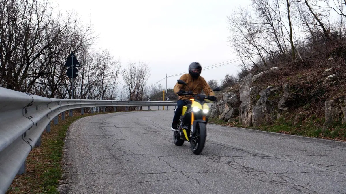 Fantic Stealth 125: abbiamo provato la nuova naked made in italy (3)