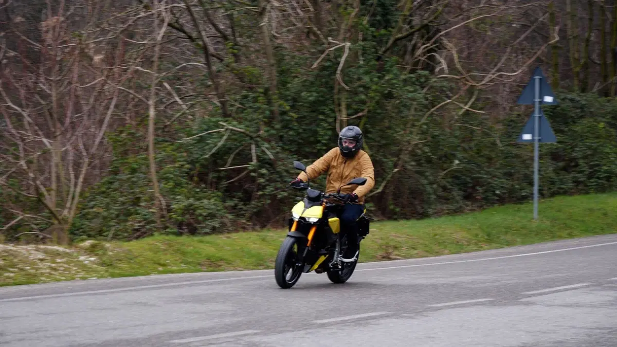 Fantic Stealth 125: abbiamo provato la nuova naked made in italy (4)
