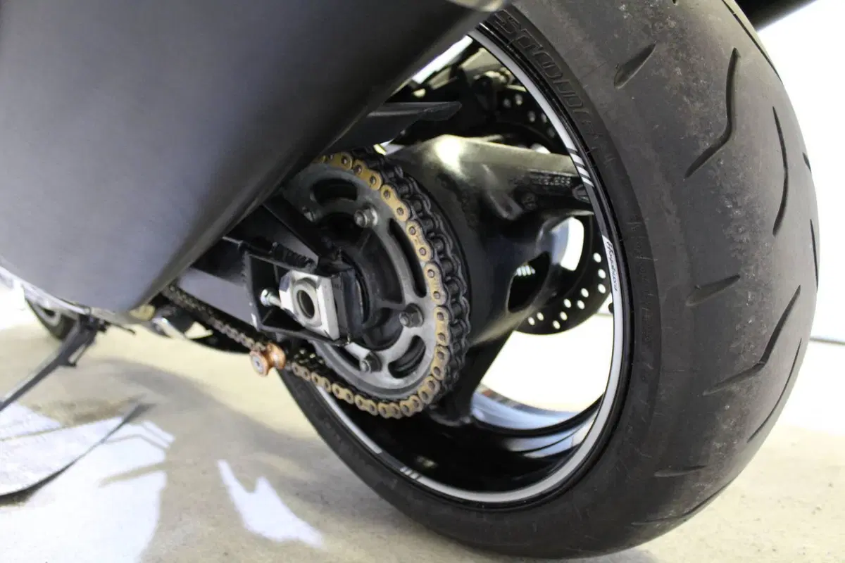 Suzuki GSX 1300 R Hayabusa ABS (2007 - 17) (15)