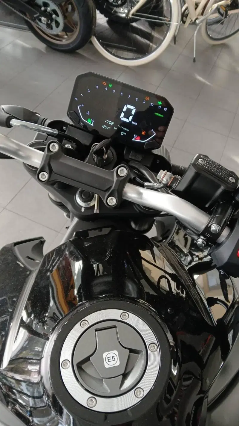 Voge Brivido 125R (2023 - 26) (4)