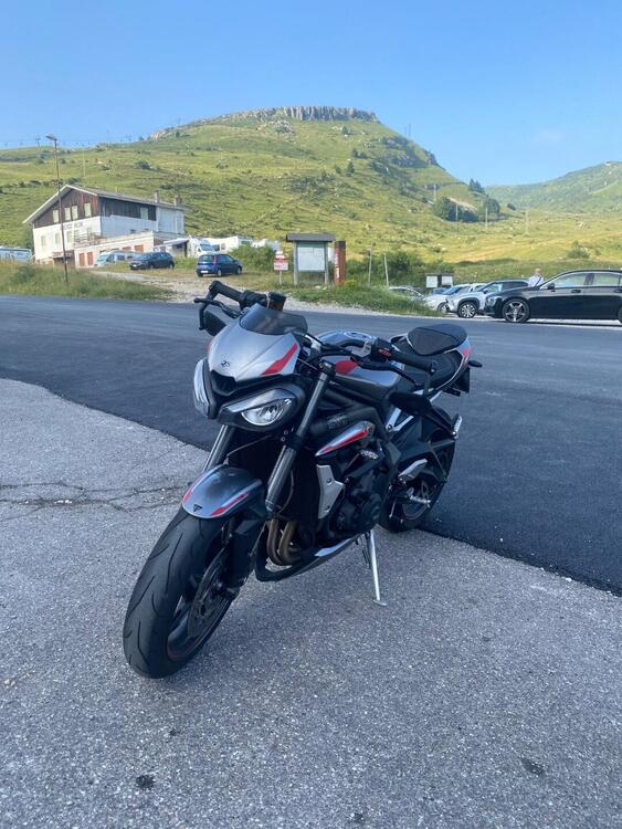 Triumph Street Triple RS (2020 - 22) (2)