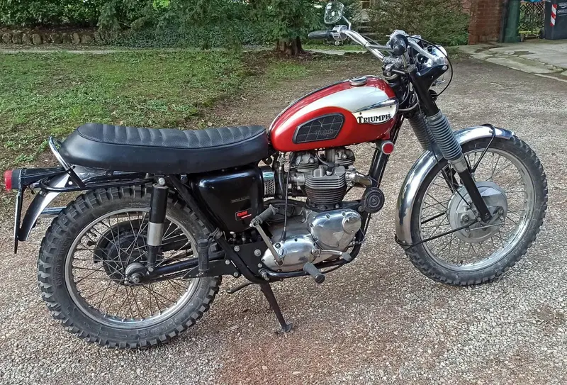 Triumph Bonneville (4)