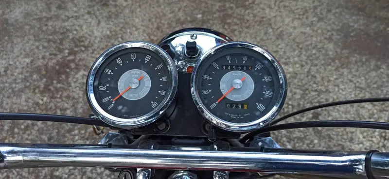 Triumph Bonneville (5)