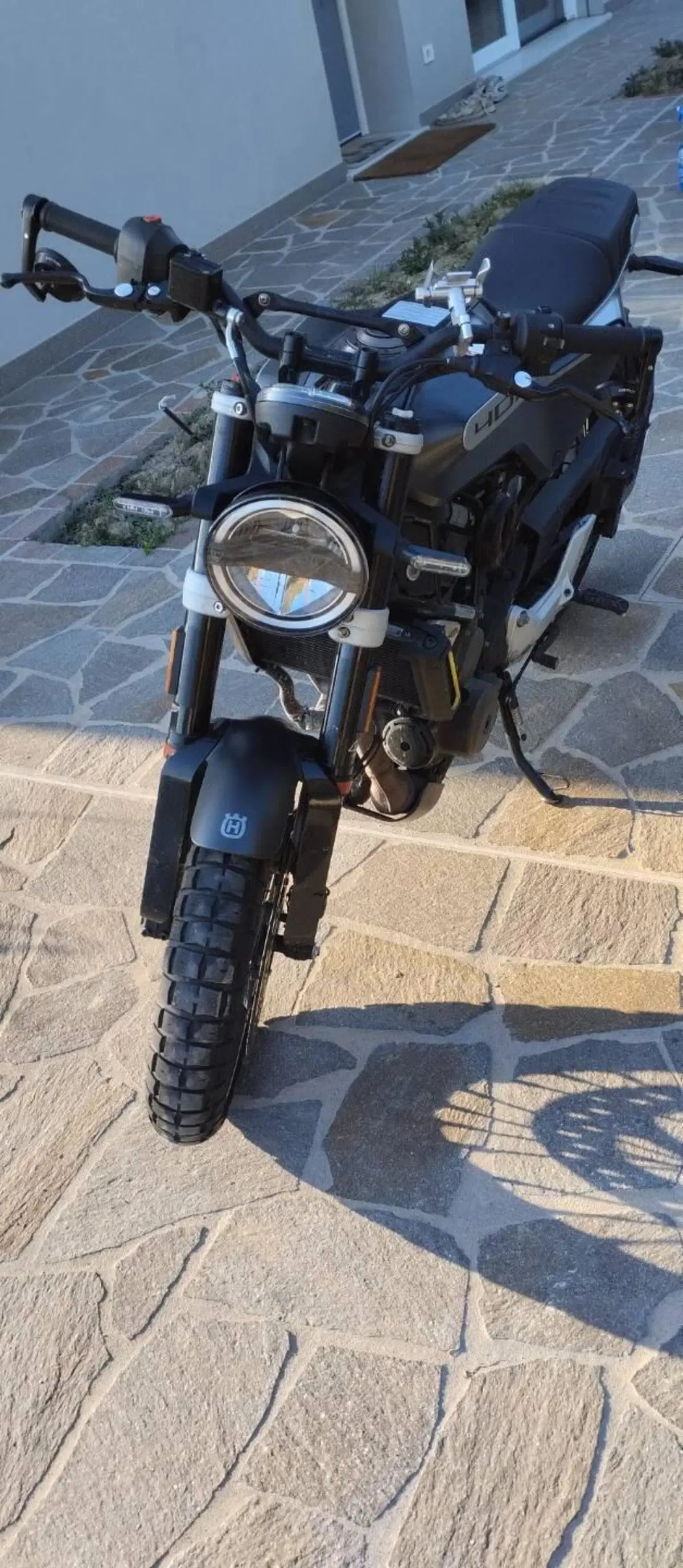 Husqvarna Svartpilen 401 (2021 - 23) (2)