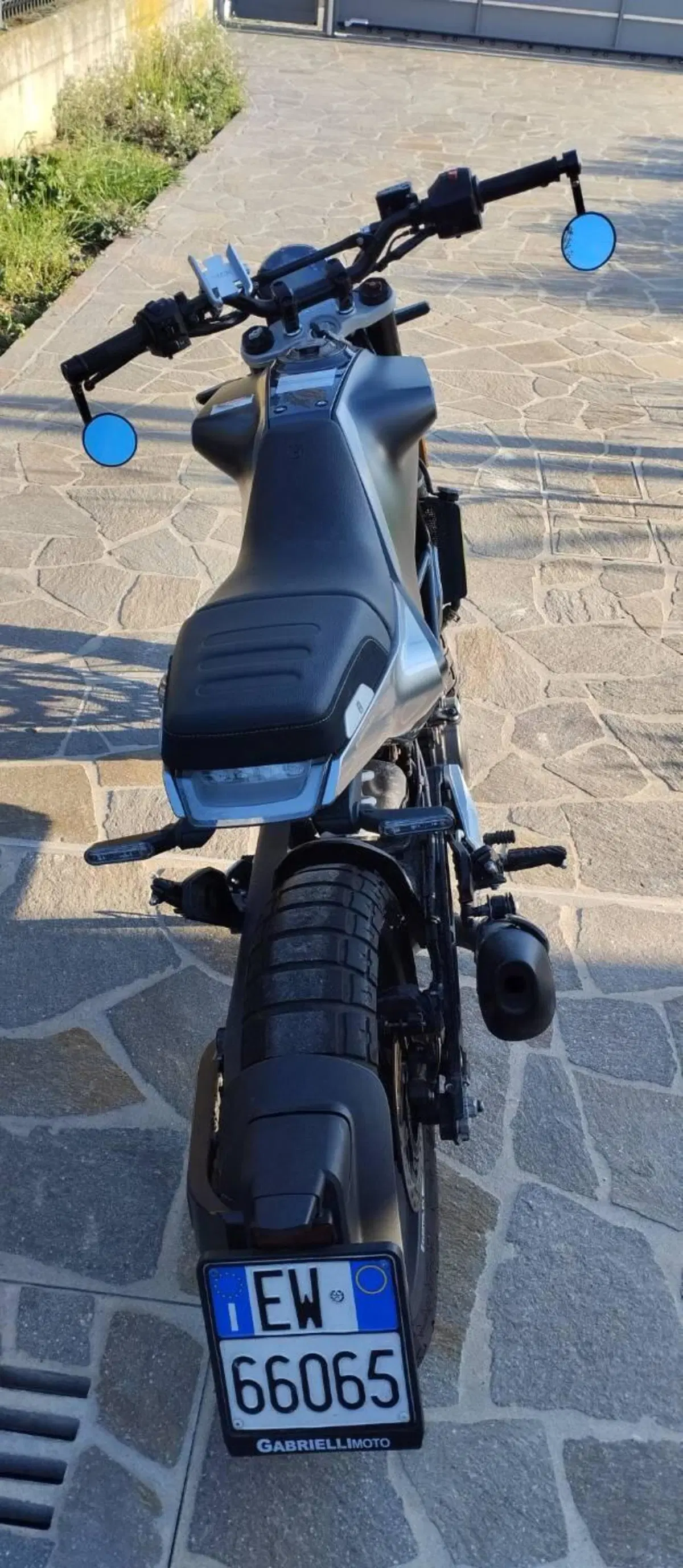 Husqvarna Svartpilen 401 (2021 - 23) (7)