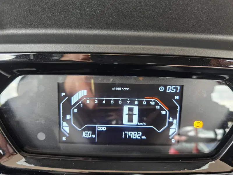 Yamaha X-Max 300 (2021 - 24) (16)