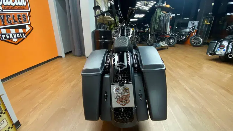 Harley-Davidson 1584 Road King Classic (2007 - 10) - FLHRC (5)