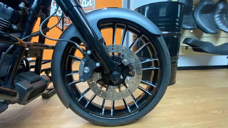 Harley-Davidson 1584 Road King Classic (2007 - 10) - FLHRC (11)