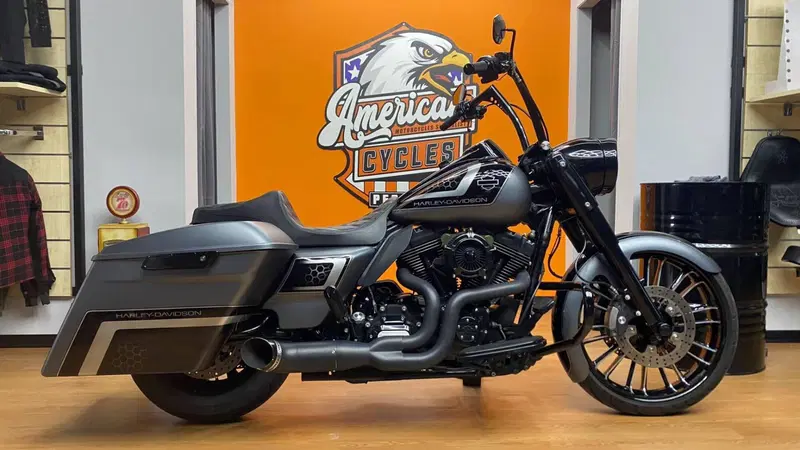 Harley-Davidson 1584 Road King Classic (2007 - 10) - FLHRC