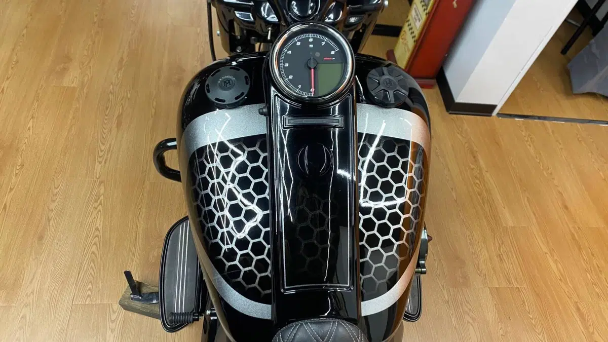 Harley-Davidson 1584 Road King Classic (2007 - 10) - FLHRC (14)