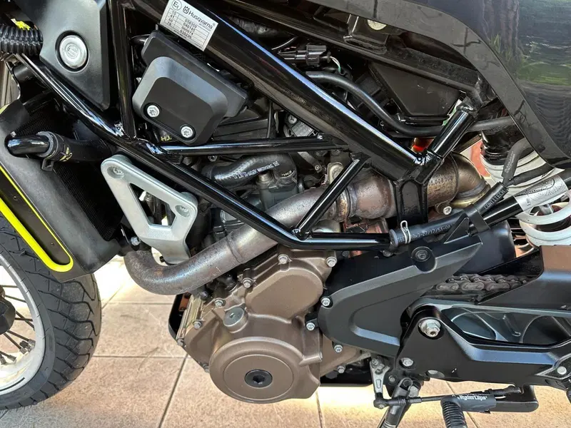 Husqvarna Svartpilen 401 (2018 - 19) (13)
