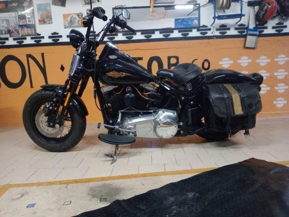 Harley-Davidson 1584 Cross Bones (2008 - 11) - FLSTSB (2)