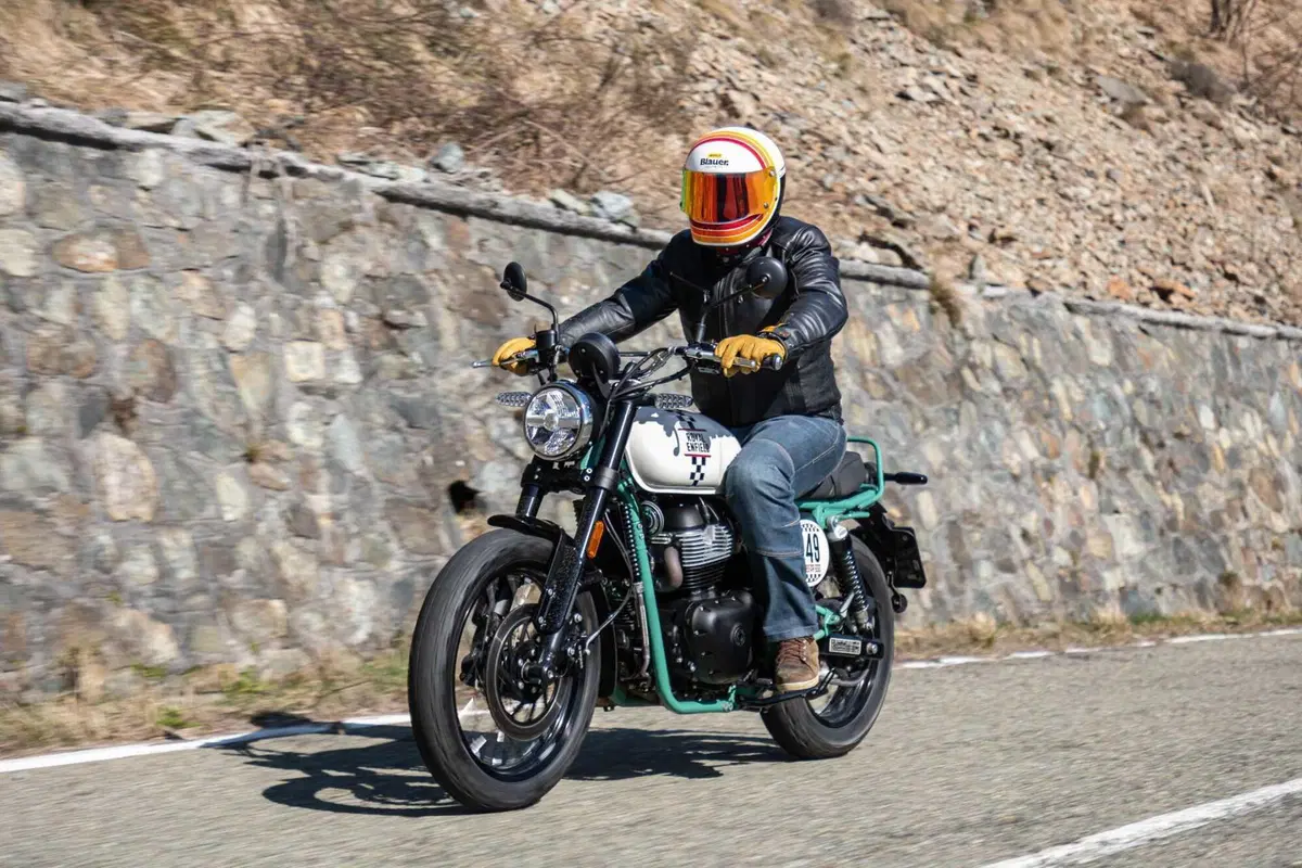 Royal Enfield Bear 650 (2)