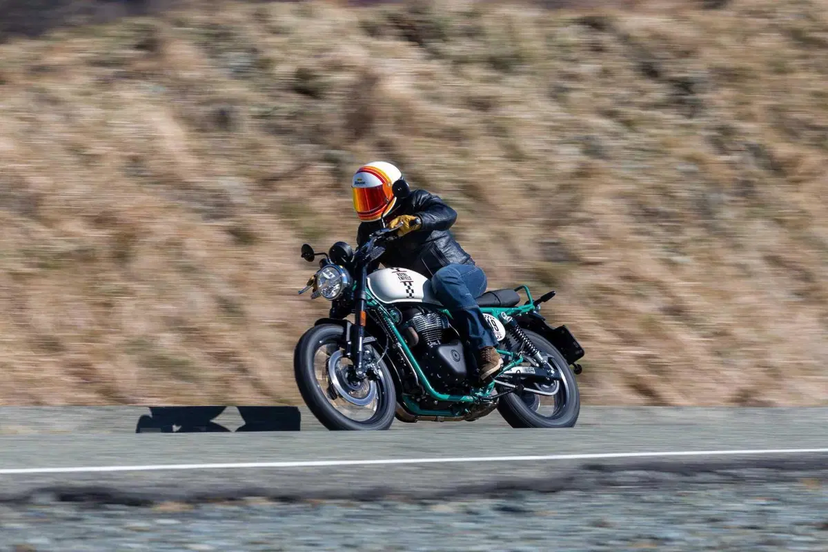 Royal Enfield Bear 650 (9)