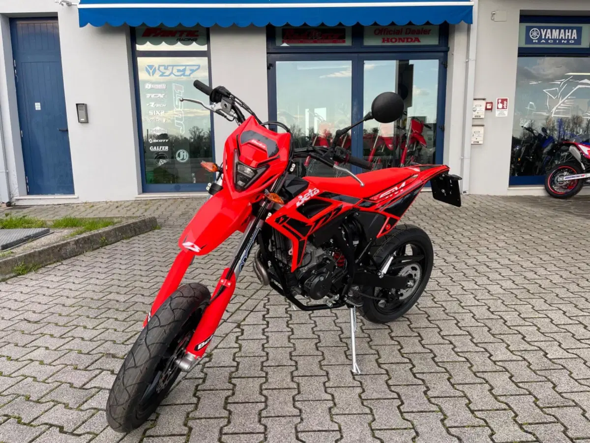 Betamotor RR 125 4T Motard T (2025 - 26) (2)
