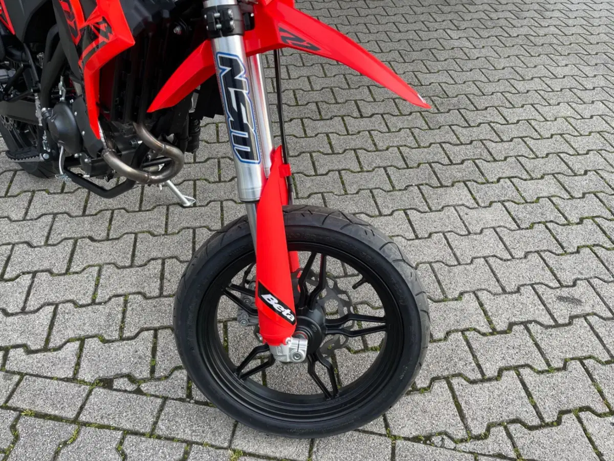 Betamotor RR 125 4T Motard T (2025 - 26) (8)