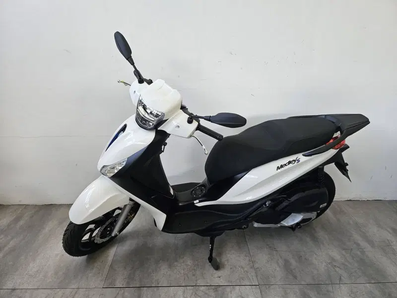 Piaggio Medley 200 S (2025 - 26) (2)