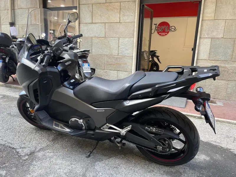 Honda Integra 750 DCT Sport (2017) (2)