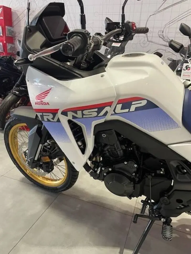 Honda Transalp XL750 (2025) (10)