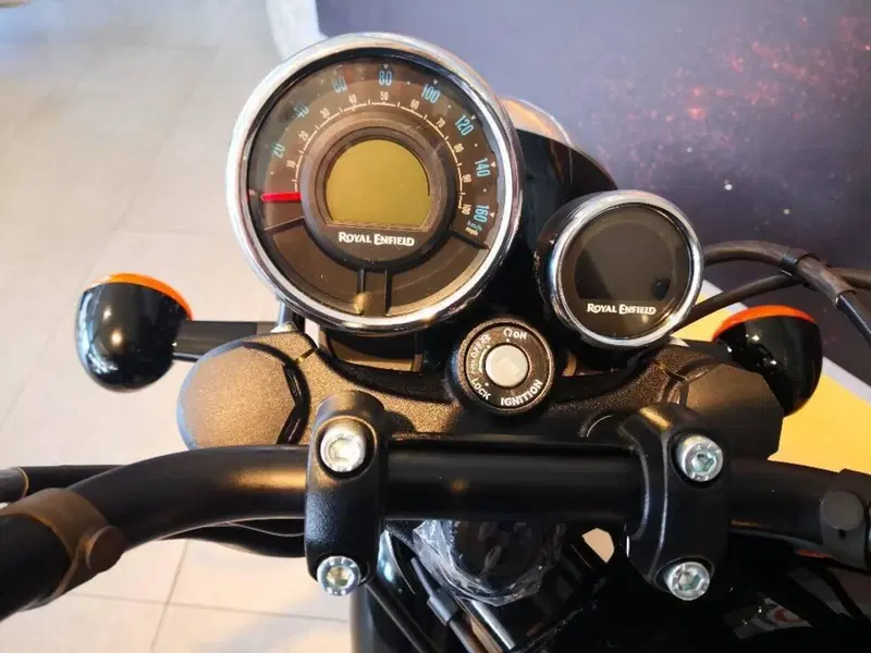 Royal Enfield Meteor 350 (2021 - 26) (12)