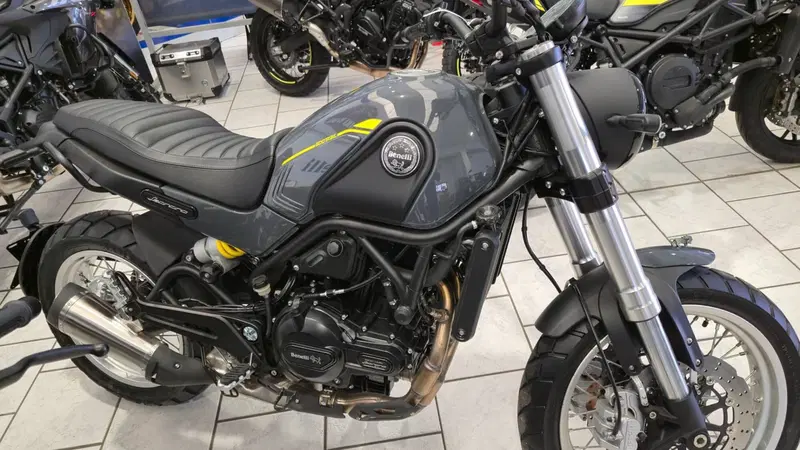Benelli Leoncino 500 Trail (2021 - 26) (2)