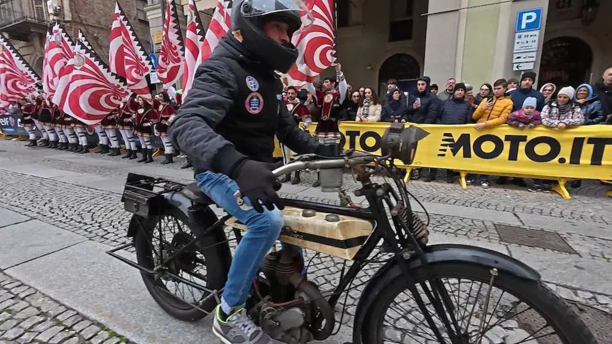 42° Motoraduno Fossano, un fiume di moto ha dato il via alla stagione motociclistica 2025 (23)